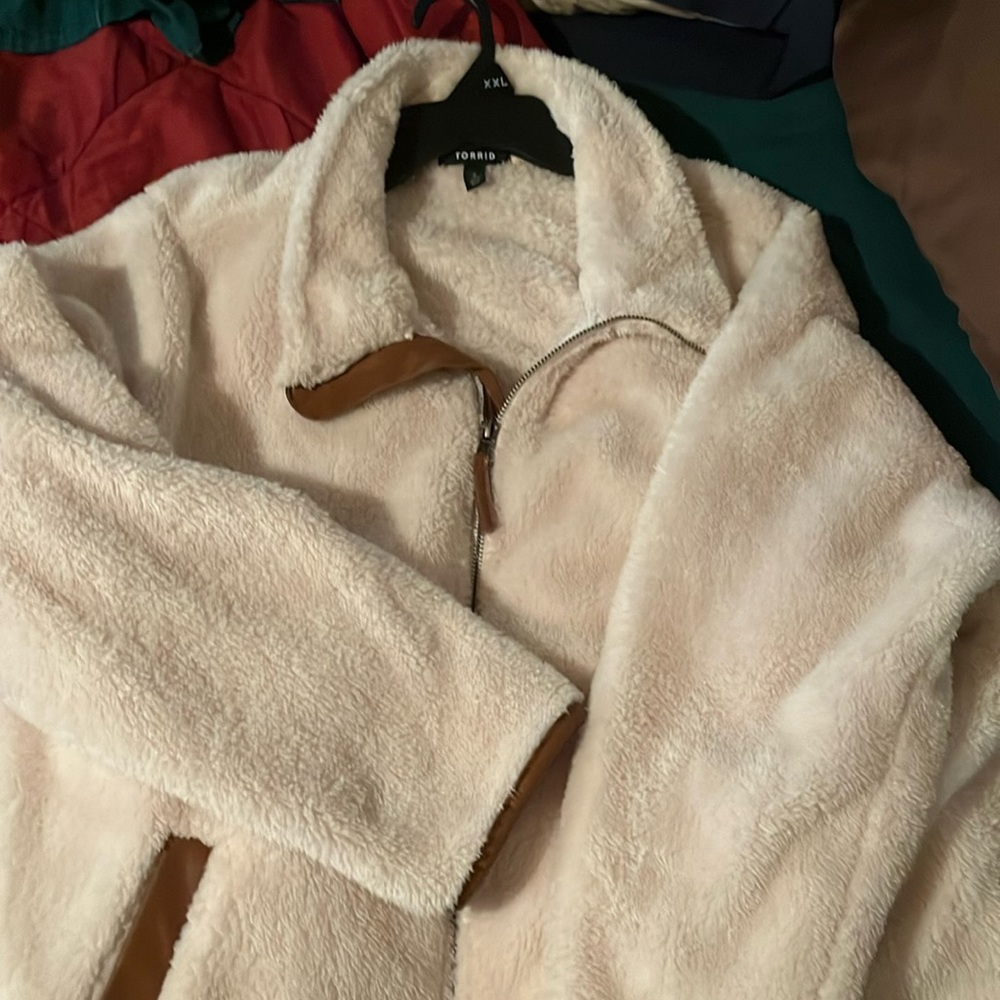 Torrid Berber fleece zip up never worn size 3